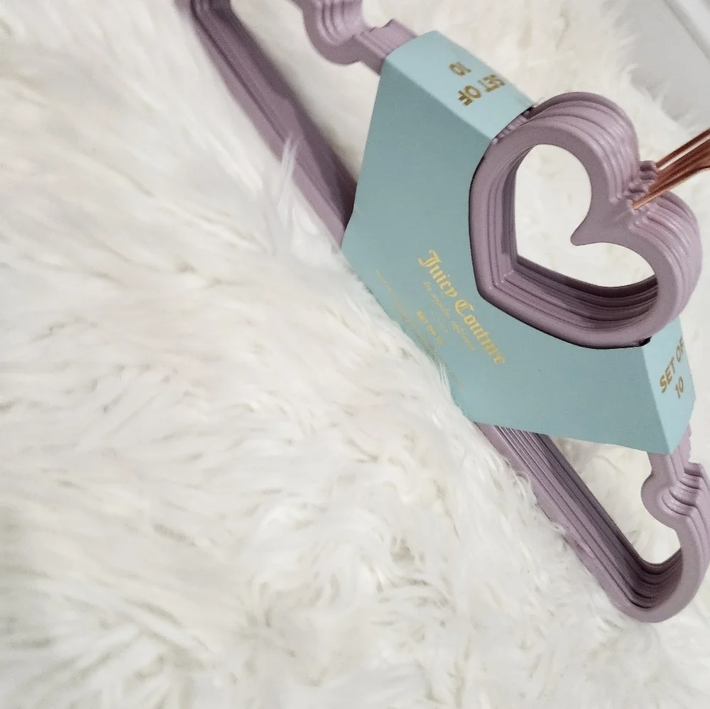 💜▪️Juicy Couture▪️Shoulder Space Saving Heart Top Set of 10 Hangers- purple